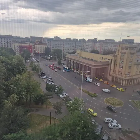 Gara De Nord Апартаменти *